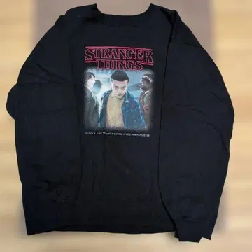 Stranger Things 블랙 트레이닝복