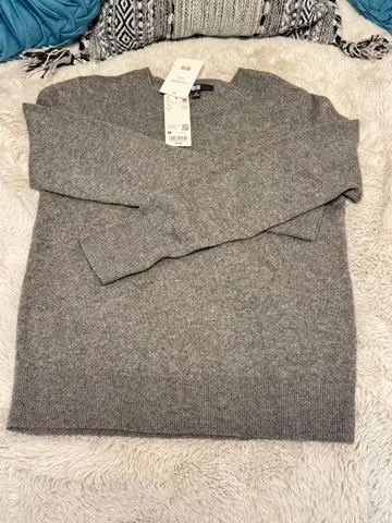 [ 미사용 새상품 ] 유니클로 캐시미어 스웨터 M 그레이