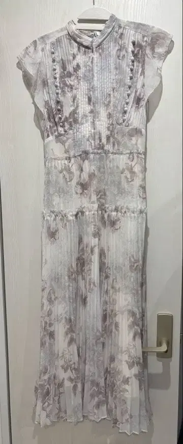 SNIDEL 플라워 무늬 플리츠 프린트 원피스 S 사이즈