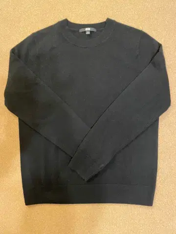 블랙 크루넥 캐시미어 긴팔 니트