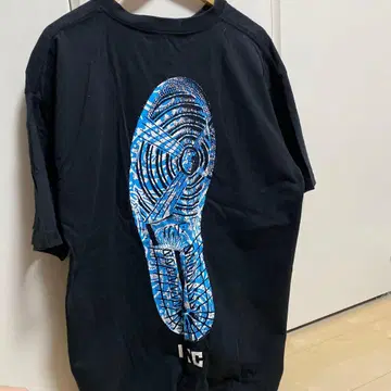 스니커즈 발자국 프린트 T셔츠 XL 블랙 LINC