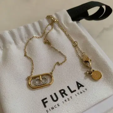 컨디션 최상 FURLA 골드 로고 목걸이