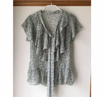 반팔 블라우스 미니 꽃무늬 톤 다운 그린