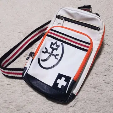 [레어] 까스텔바작 바디백 빅 로고