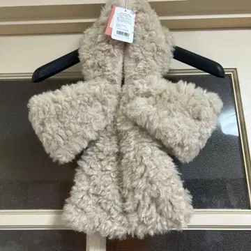 베이지 퍼 리본 티펫