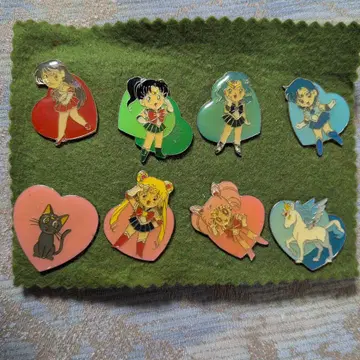 세일러문 하트형 핀 배지 8개 세트