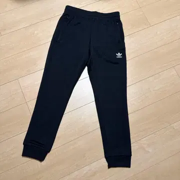adidas 블랙 조거 팬츠