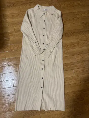 새상품급 LOWRYSFARM 앞 버튼 칼라 니트 원피스