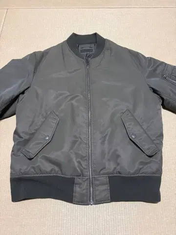 [ 단종 상품 ] 유니클로 MA-1 가격 협상 받습니다