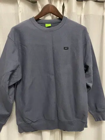 HUF 로고 맨투맨