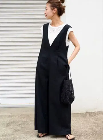 저널 스탠다드 레리움 V넥 살로펫 블랙 38