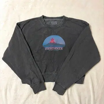 thisisneverthat Volcano W 크루넥 맨투맨