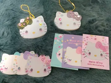 헬로키티 50주년 기념 키링 세트