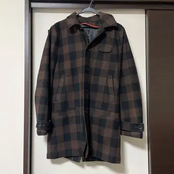 체크 무늬 체스터 코트 M 사이즈