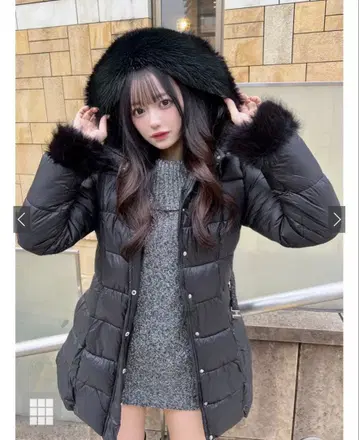 퍼 포함 블랙 다운 자켓