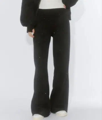 Lallana 라메 코스트레이트 스웨트 팬츠