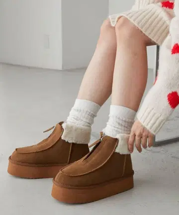 [ forksy. ] 볼륨 솔 페이크 무스탕 치로리안 부츠