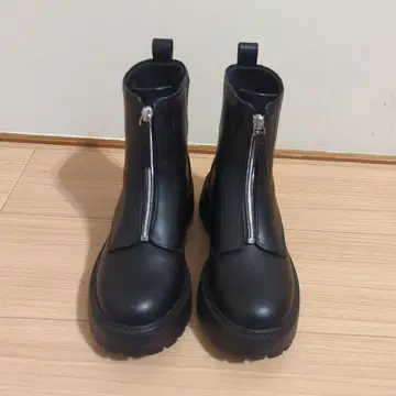 GU 프론트 지퍼 부츠 블랙 M