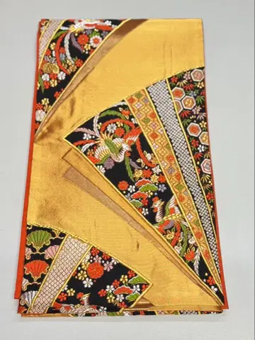 화려한 꽃무늬와 학 자수 후쿠로 오비