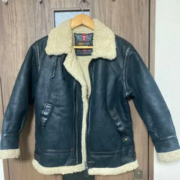 ALPHA INDUSTRIES 무스탕 코트 S 블랙