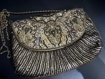 새상품급 비즈 자수 골드 파티 백