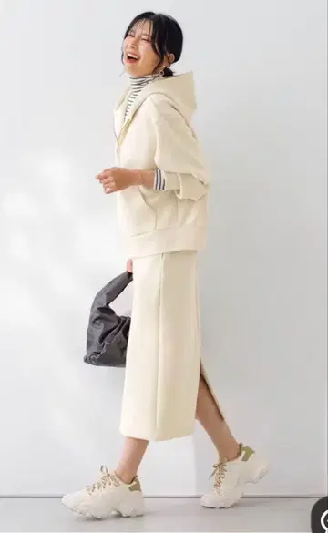 미사용 새상품 BEAUTY FORM JERSEY ZIP 후드티 S 사이즈