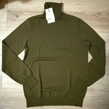 미사용 새상품 띠어리 하이넥 니트 M