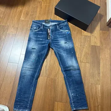 디스퀘어드 스케이터