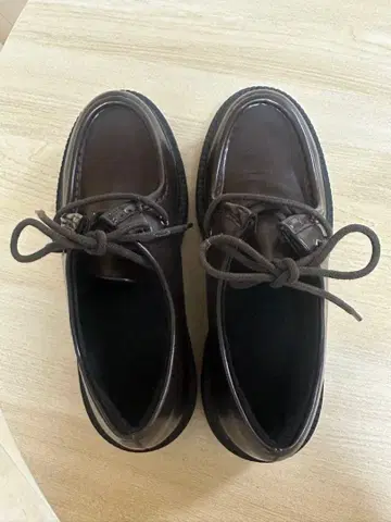 다크 브라운 가죽 로퍼