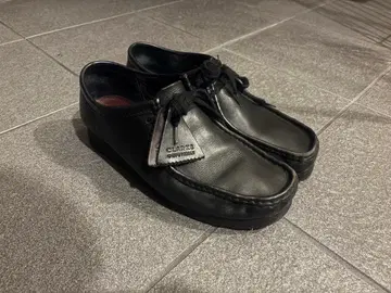 Clarks 블랙 wallabee