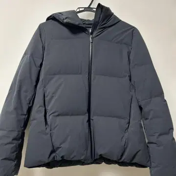 UNIQLO M 사이즈 다운 자켓