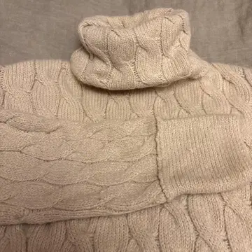 ZARA 케이블 니트 스웨터 M 시착만 한 상품