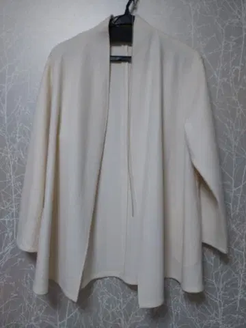 코토리 웍스 랩 코디건 숏 기장 화이트