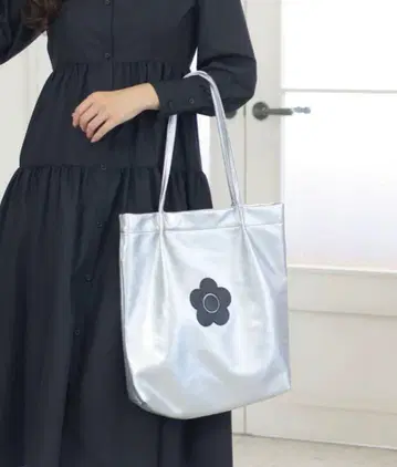 MARY QUANT 마리쿠와 데이지 패치 소프트 토트