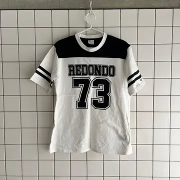 T셔츠 Champion 한정판 모델