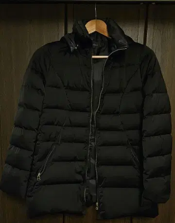 리플렉트 블랙 다운 자켓 후드 부착