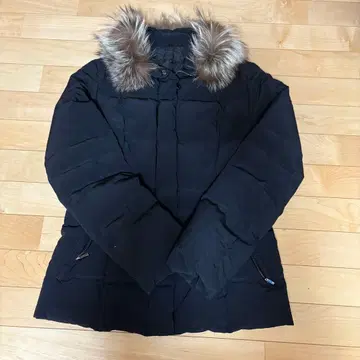 ICB 온워드 퍼 달린 블랙 다운 자켓