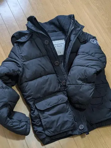 아바클로 다운 자켓 S 사이즈