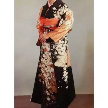 후리소데 풀세트 블랙과 오렌지 벚꽃 패턴