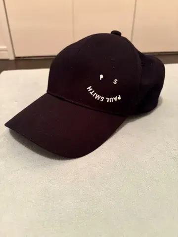 Paul Smith 캡 미치에다 슌스케 같은 형태 니트 착용