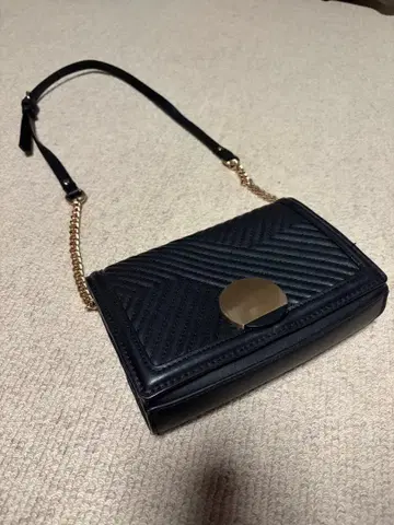 ZARA 합성 피혁 퀼팅 숄더백