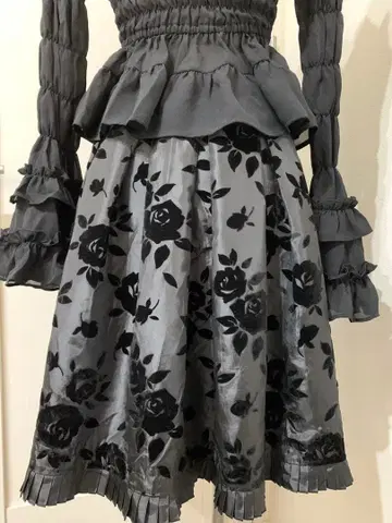 Emily Temple cute 장미 플로키 스커트