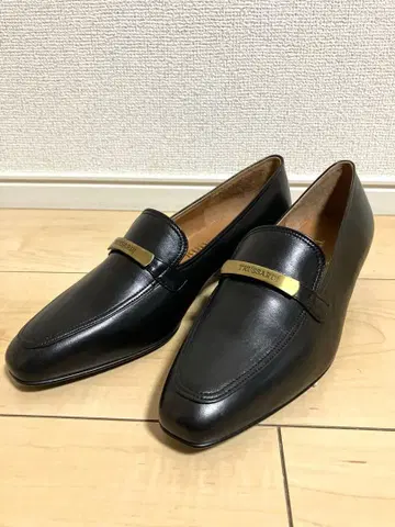 TRUSSARDI 가죽 로퍼 블랙 22.5cm 낮은 힐 로고 금장 장식