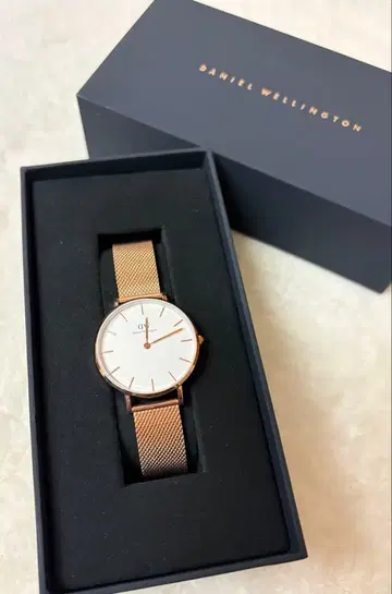 Daniel Wellington [ 미사용 새상품 ] 로즈 골드 손목시계