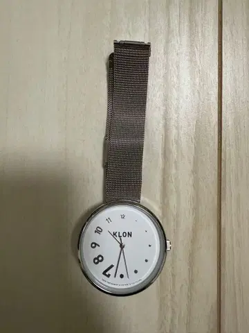 KLON 메쉬 밴딩 손목시계