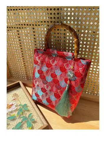 일본 의류용 토트백 빨강과 파랑의 비늘 무늬