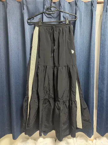 티어드 롱 스커트 블랙 스트라이프