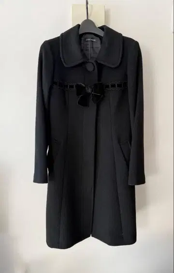 거의 새상품 레스트로즈 롱 코트 블랙 M