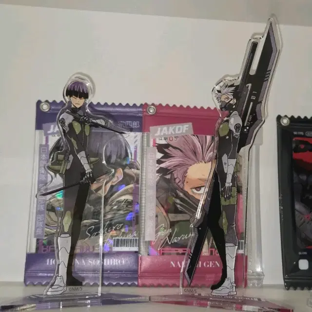 괴수8호 나루미 호시나 원화전 전신 아크릴스탠드 특전 대원증 포카파우치