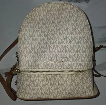MICHAEL KORS 모노그램 백팩